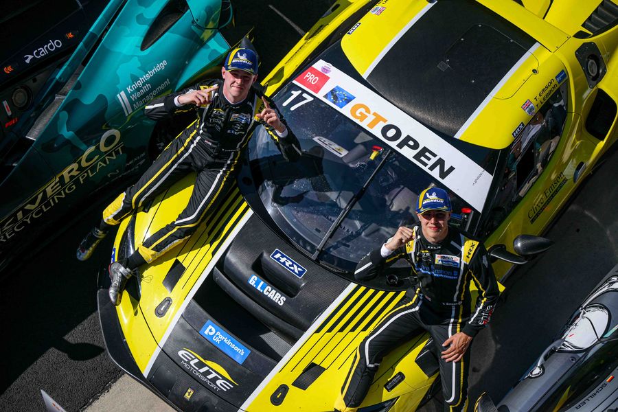 Thrilling last-lap win, and points lead, for the Toms (Emson and Lebbon) and the Elite Ferrari at Misano
